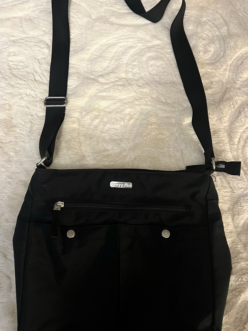 Baggallini Black Nylon Crossbody Messenger Bag